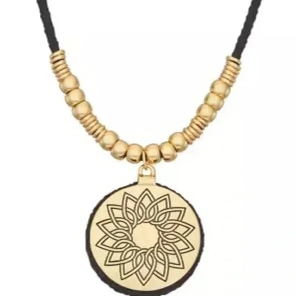 ❄️ Napier | Silver Tone 16 Inch Rope Circle Pendant Necklace